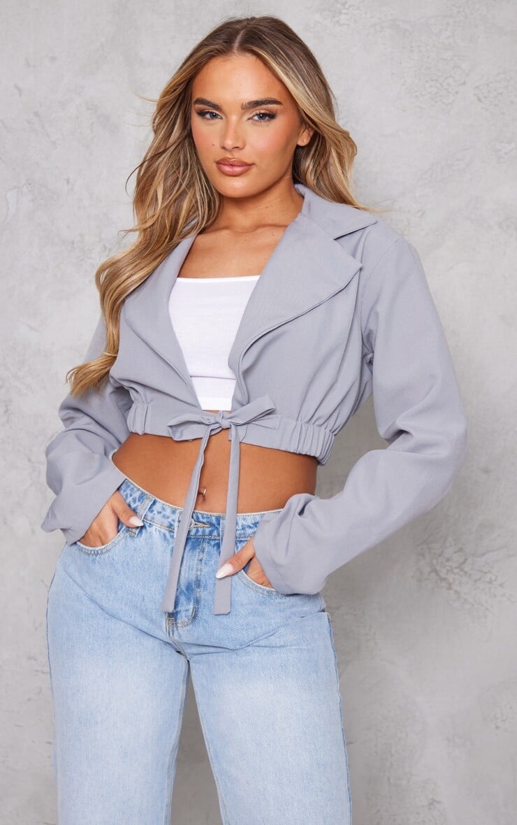 

PrettyLittleThing Серый базовый укороченный пиджак со сборками и завязкой спереди