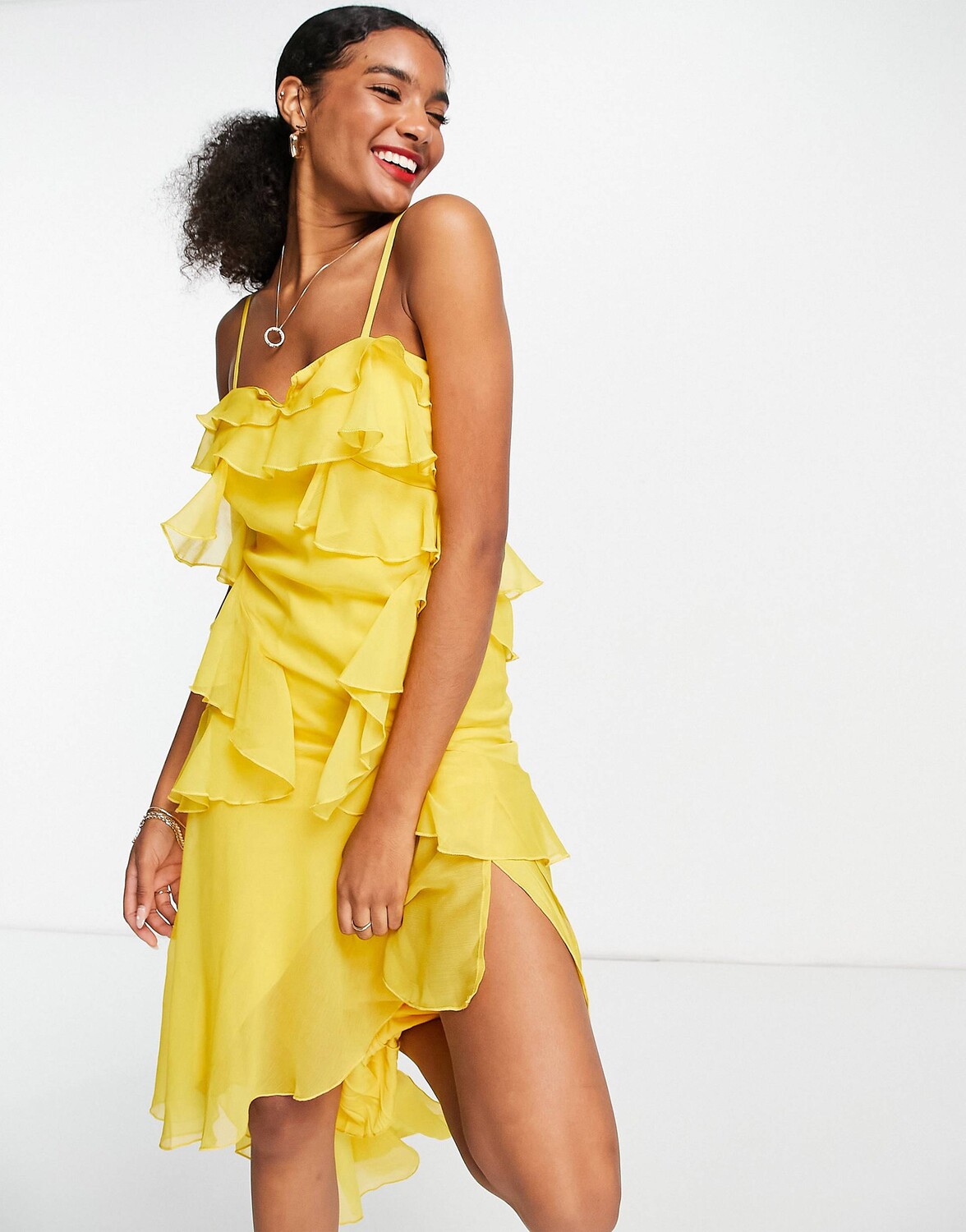 

Желтое платье миди косого кроя с рюшами на спине ASOS DESIGN