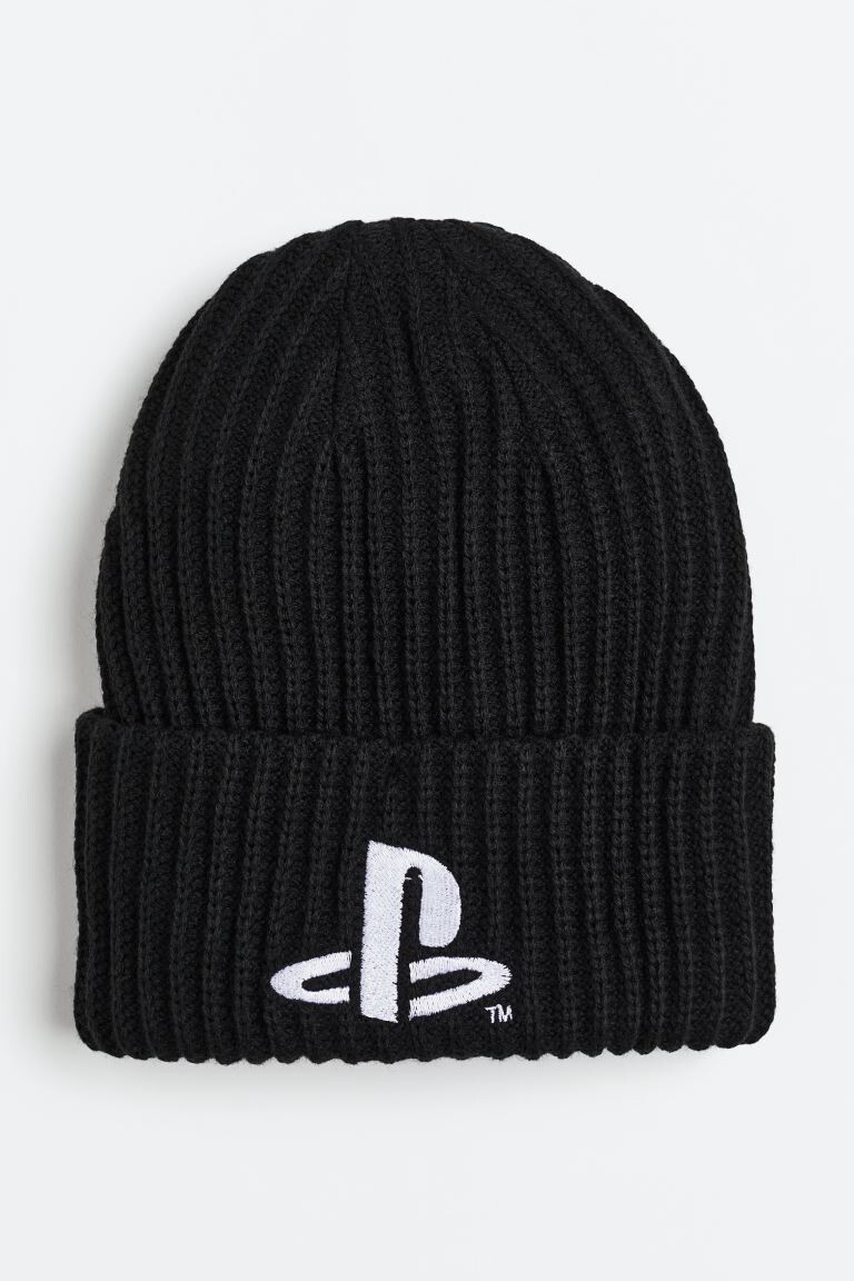 

Вязаная шапка в рубчик H&M с аппликацией PlayStation, черный