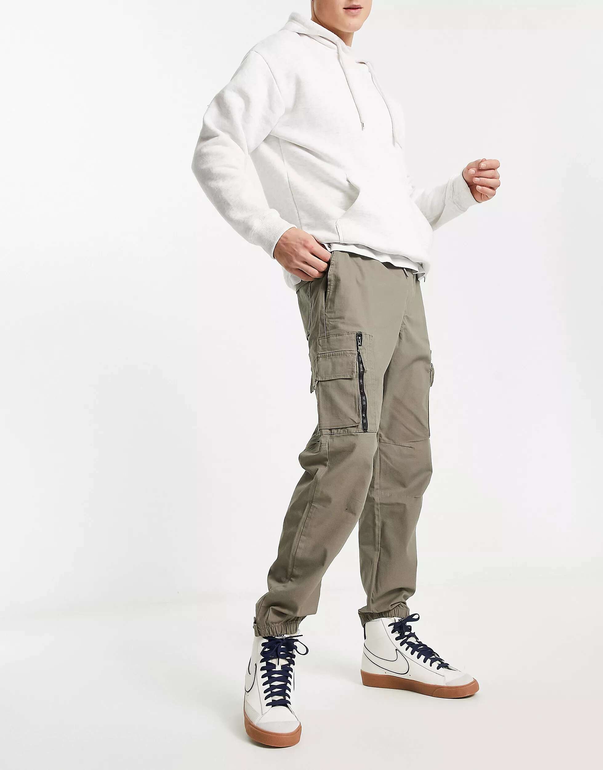 Карго из рипстопа с контрастными карманами цвета хаки Pull&Bear
