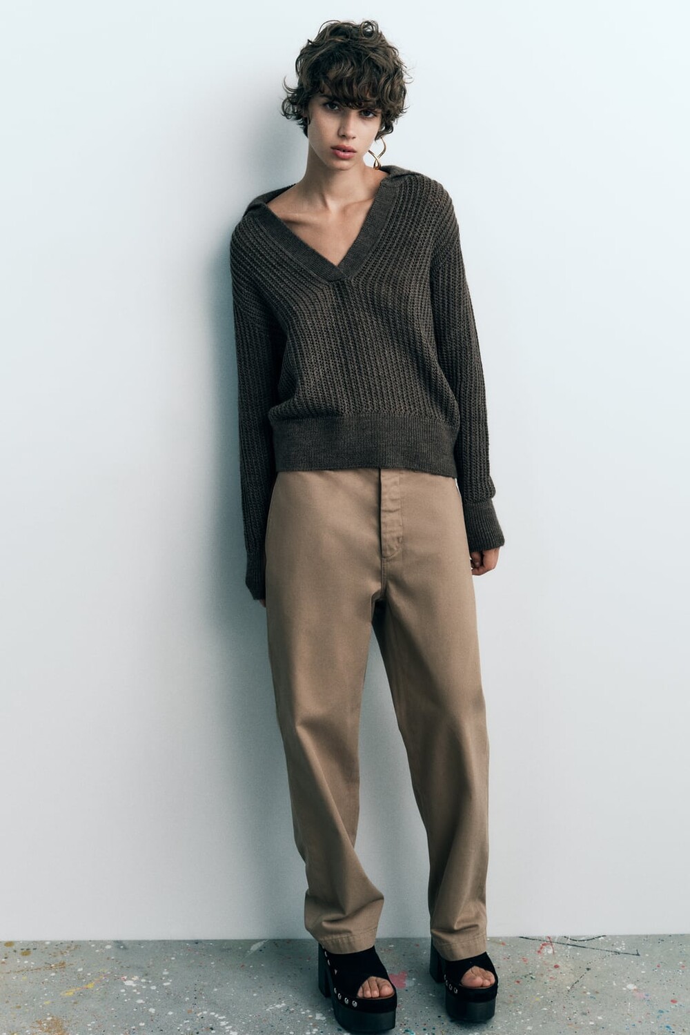 

Брюки со складками полной длины ZARA, хаки