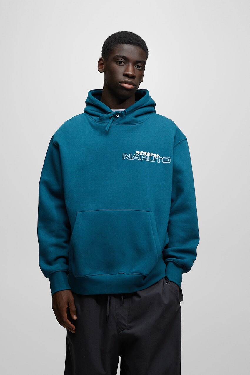 

Худи Наруто с принтом на спине Pull&Bear