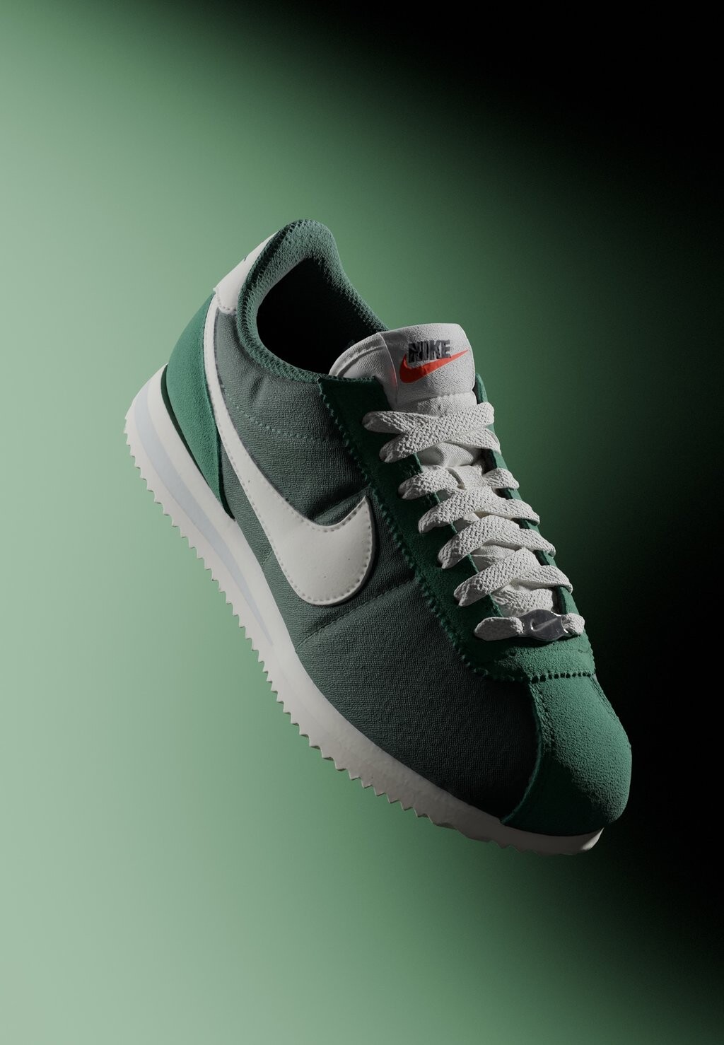 

Низкие кроссовки Cortez Nike, цвет fir/sail/light silver/team orange/white