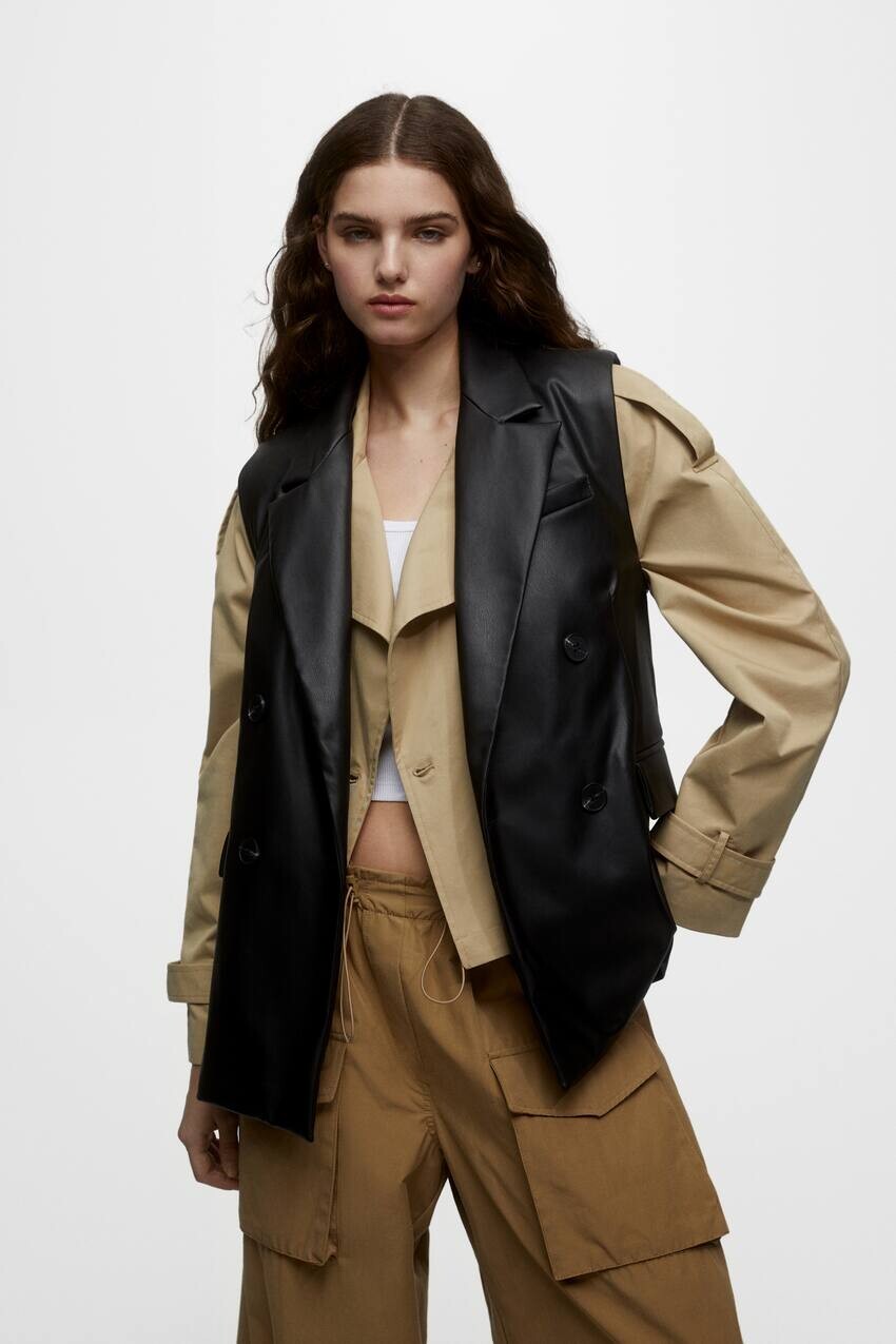 

Жилет из искусственной кожи Pull&Bear, черный