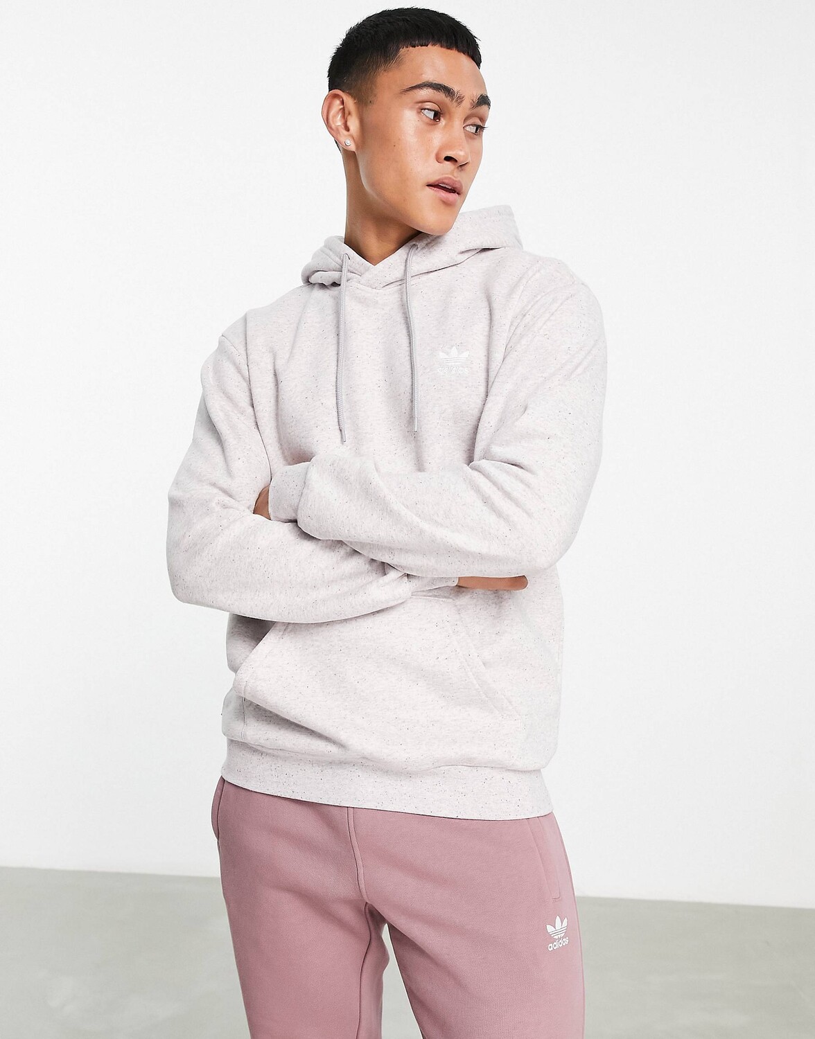 

Худи серого цвета adidas Originals Essentials