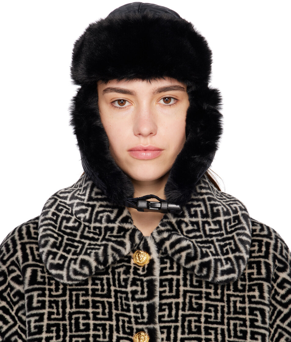 

Черная шляпа с монограммой Balmain