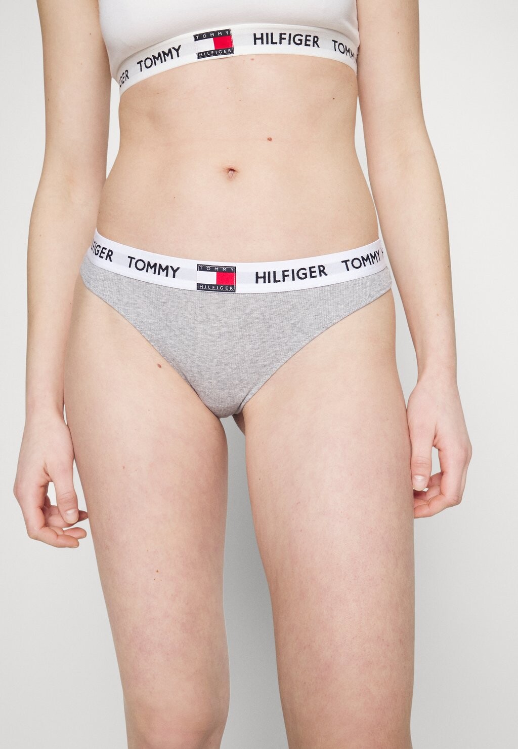

Стринги Tommy Hilfiger