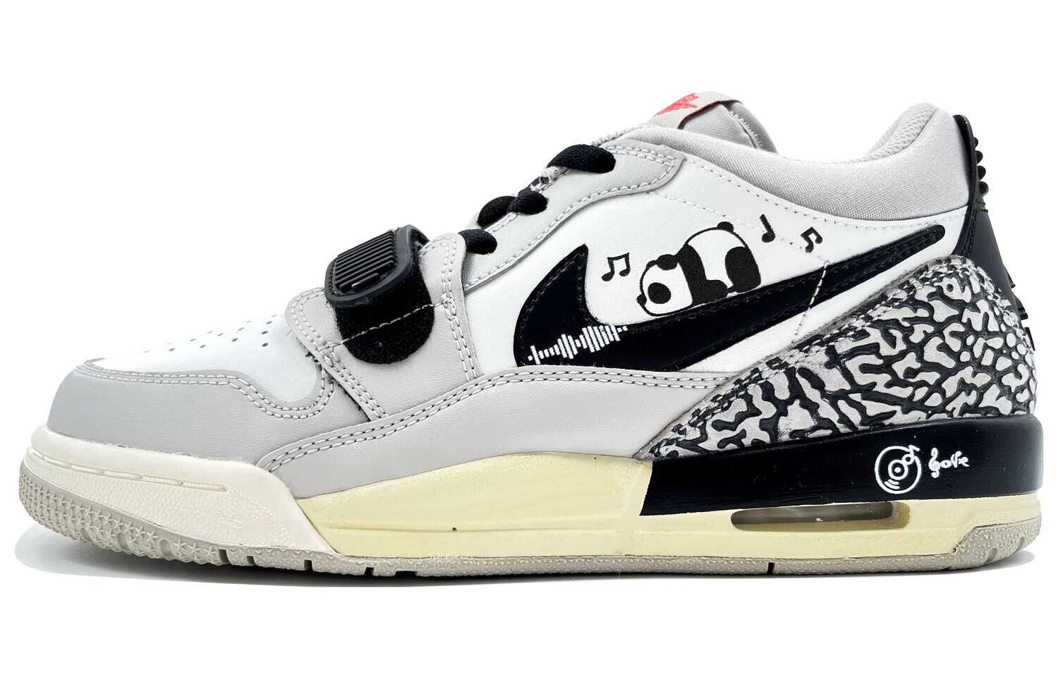 

Женские баскетбольные кроссовки Jordan Legacy 312 Vintage, White