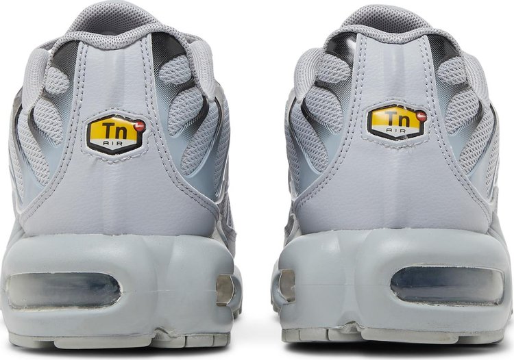 Nike air max plus tn tuned wolf discount grey/white-black