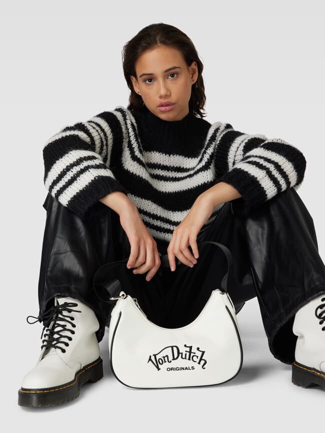 

Сумочка с пришивной этикеткой, модель "ЭМИ" Von Dutch, белый