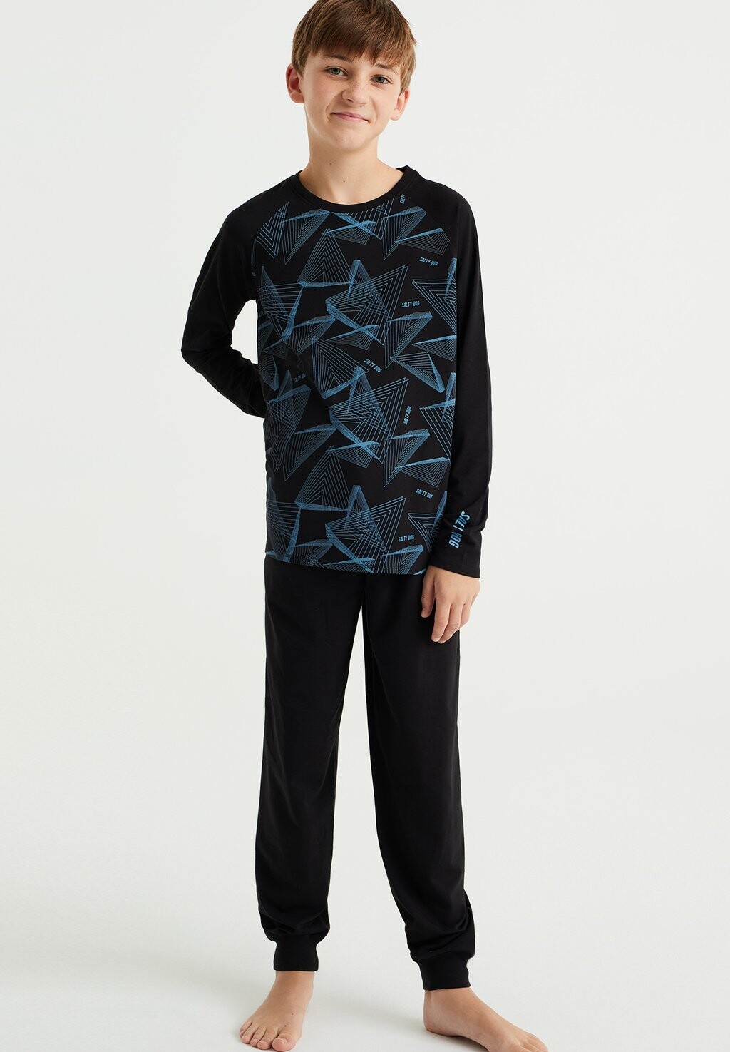 

Пижамы WE Fashion, черный