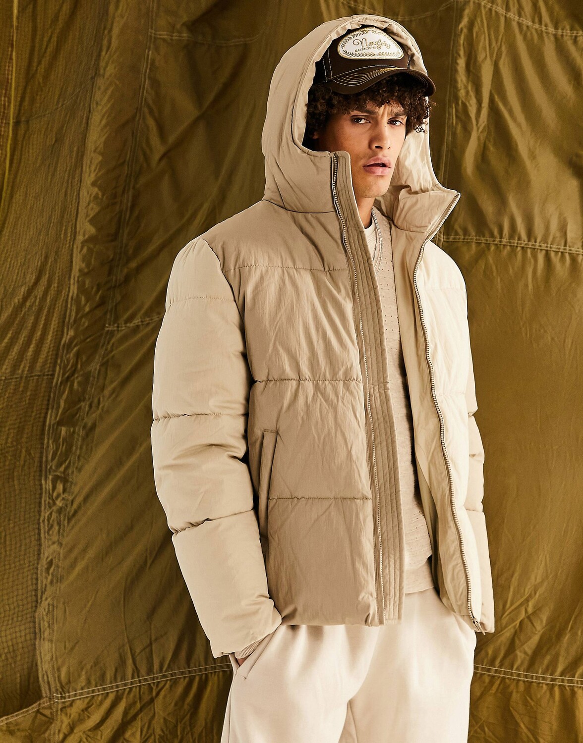 

Пуховик ASOS DESIGN с вырезанными и пришитыми вставками из камня, Коричневый