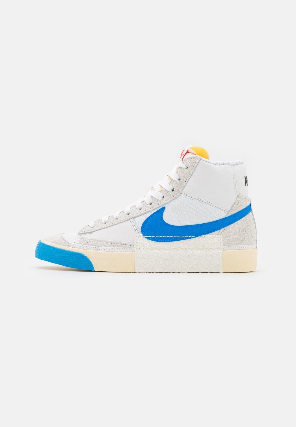 

Высокие кроссовки Nike
