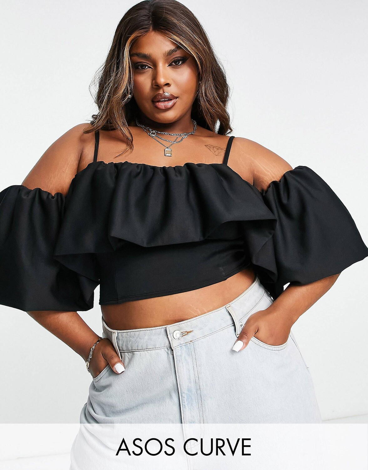 

Черный топ с открытыми плечами и объемными рукавами ASOS DESIGN Curve