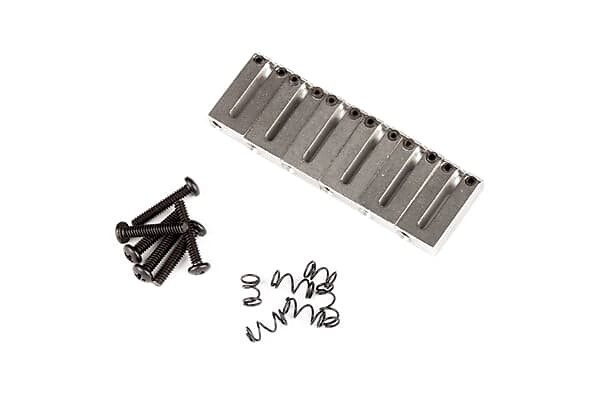 

Секции гитарного бриджа Fender American Series (6 седел) (сатин) American Series Guitar Bridge Sections (6 Saddles) ()