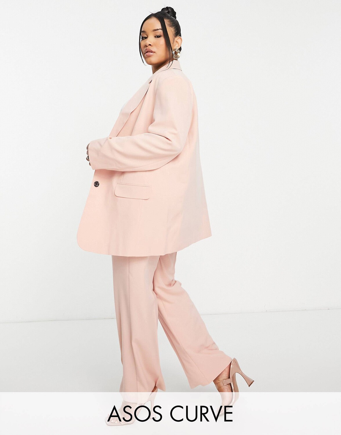 

Розовый приталенный пиджак для мальчика ASOS DESIGN Curve mix & match