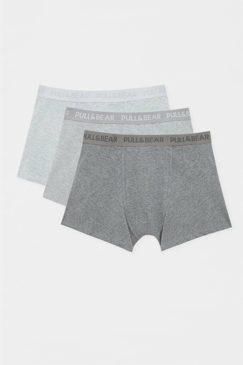 

В упаковке 3 серых боксера. Pull&Bear