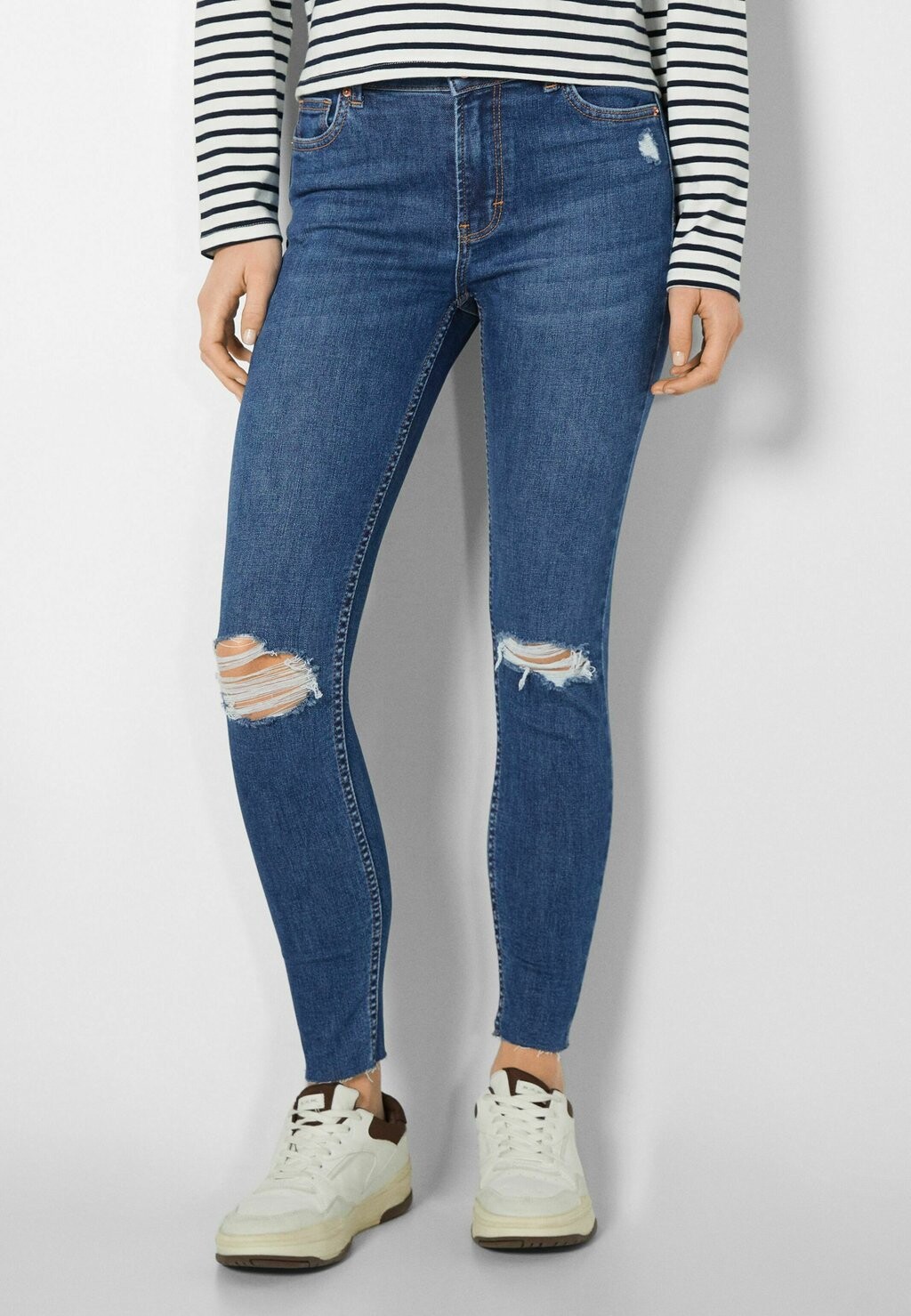 

Джинсы Skinny Fit Bershka, темно-синий