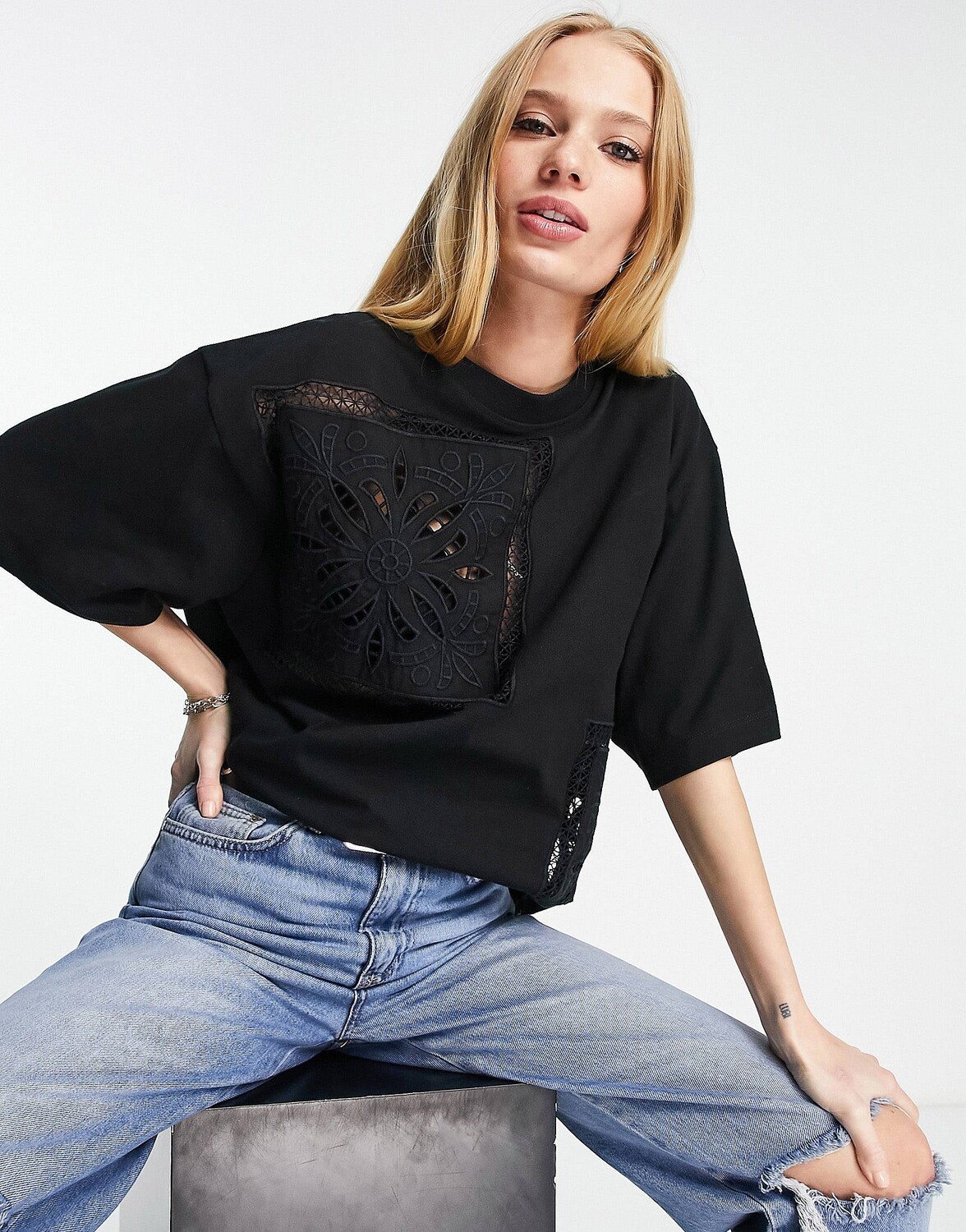 

Черная футболка оверсайз в технике пэчворк Topshop
