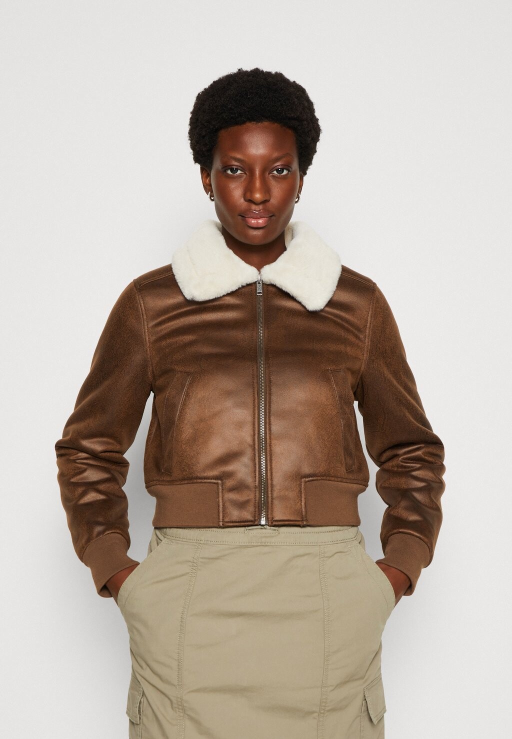 

Куртка из искусственной кожи Crop Cosy Hollister Co., коричневый