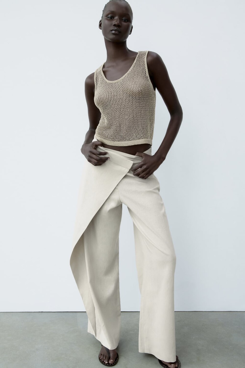 

Трикотажный топ с металлической нитью ZARA, золотой