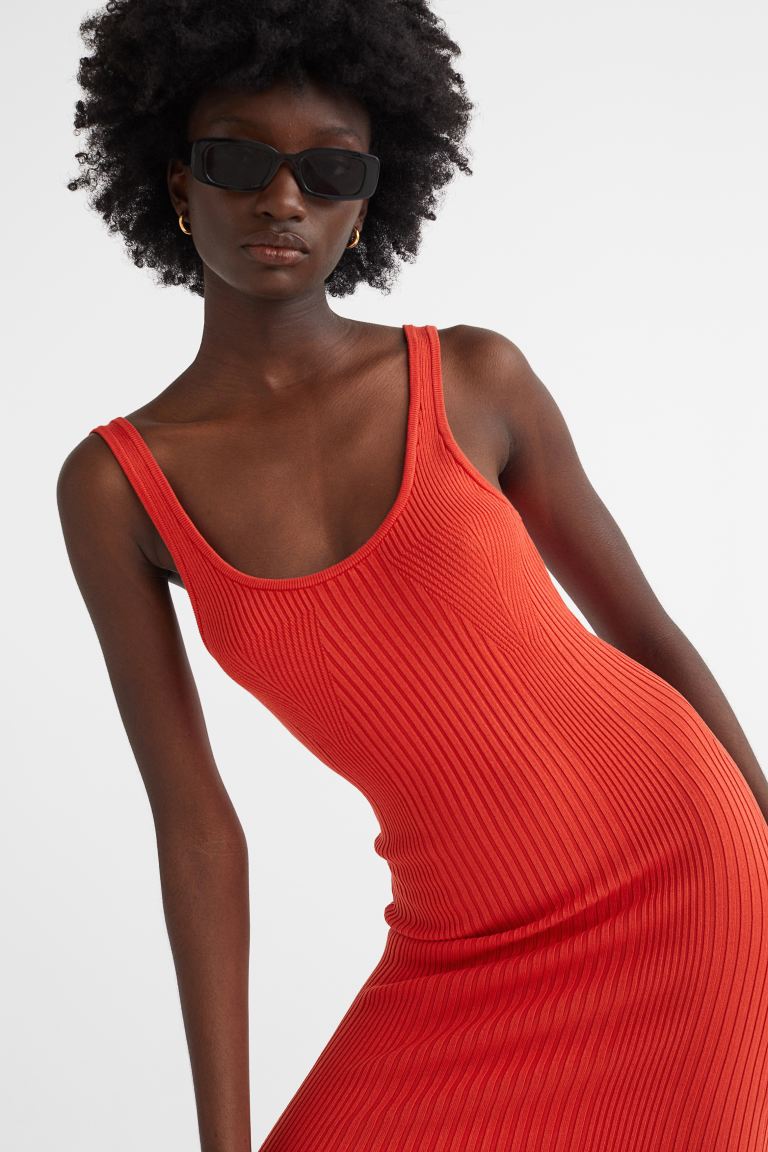 Трикотажное облегающее платье в рубчик H&M, ярко-красный облегающее платье из трикотажа в рубчик h