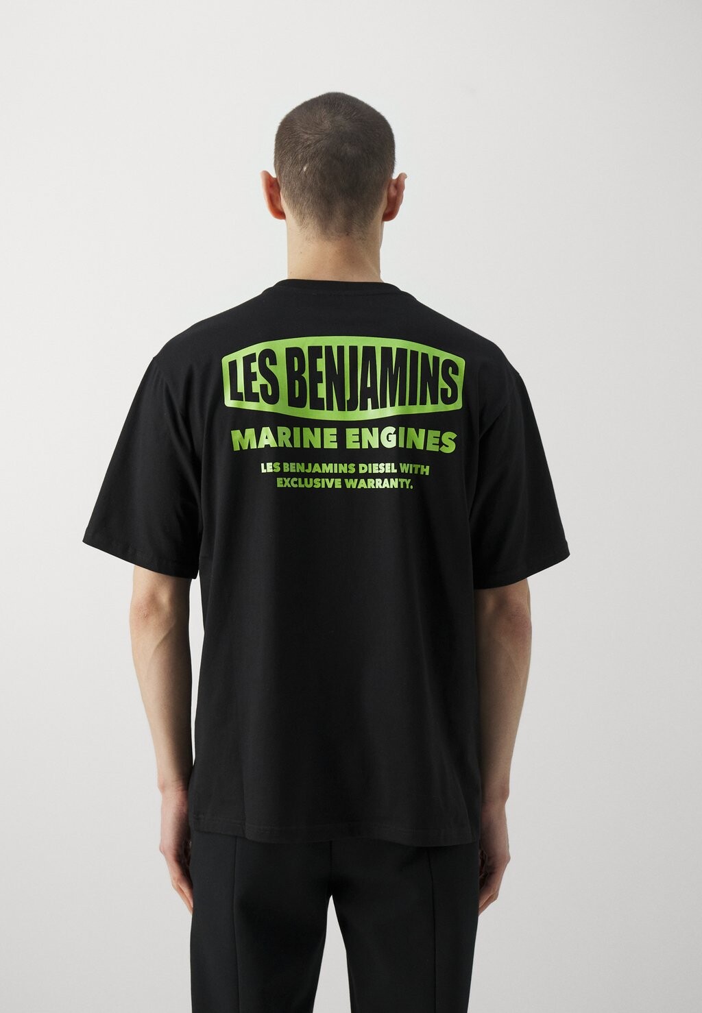 

Футболка с принтом RELAXED TEE UNISEX Les Benjamins, черный