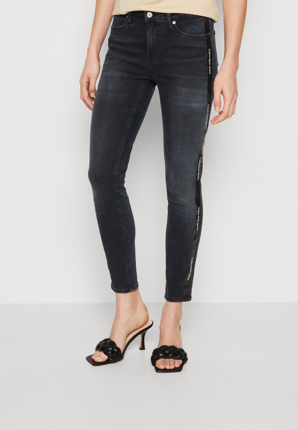 

Джинсы Skinny Fit Calvin Klein Jeans