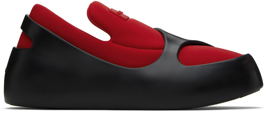

Черно-красные лунные кроссовки Ferragamo