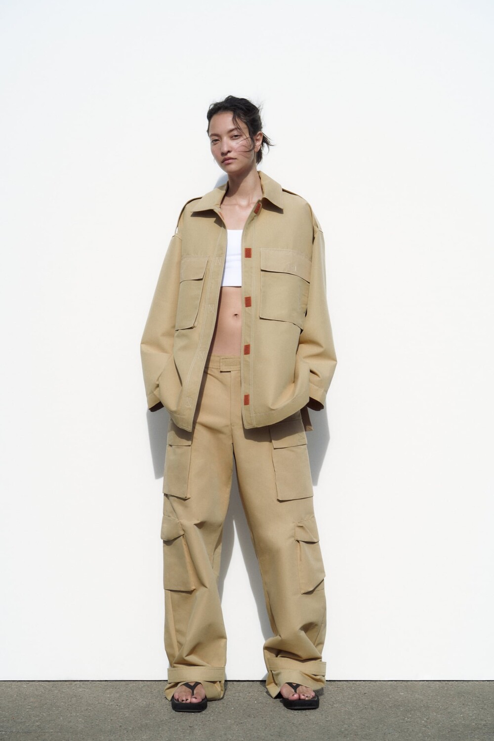 

Водоотталкивающая рубашка с карманами ZARA, кэмел