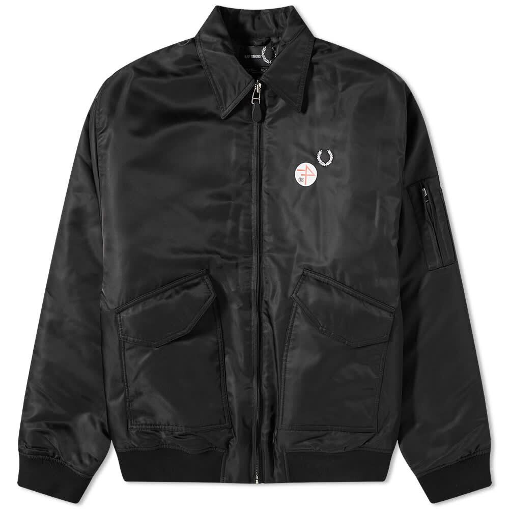

Летная куртка с принтом из коллаборации с Raf Simons Fred Perry, Серый