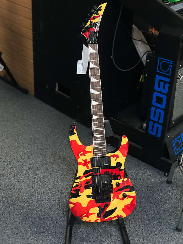 

Открытая коробка Jackson X Series Soloist SLX DX Camo