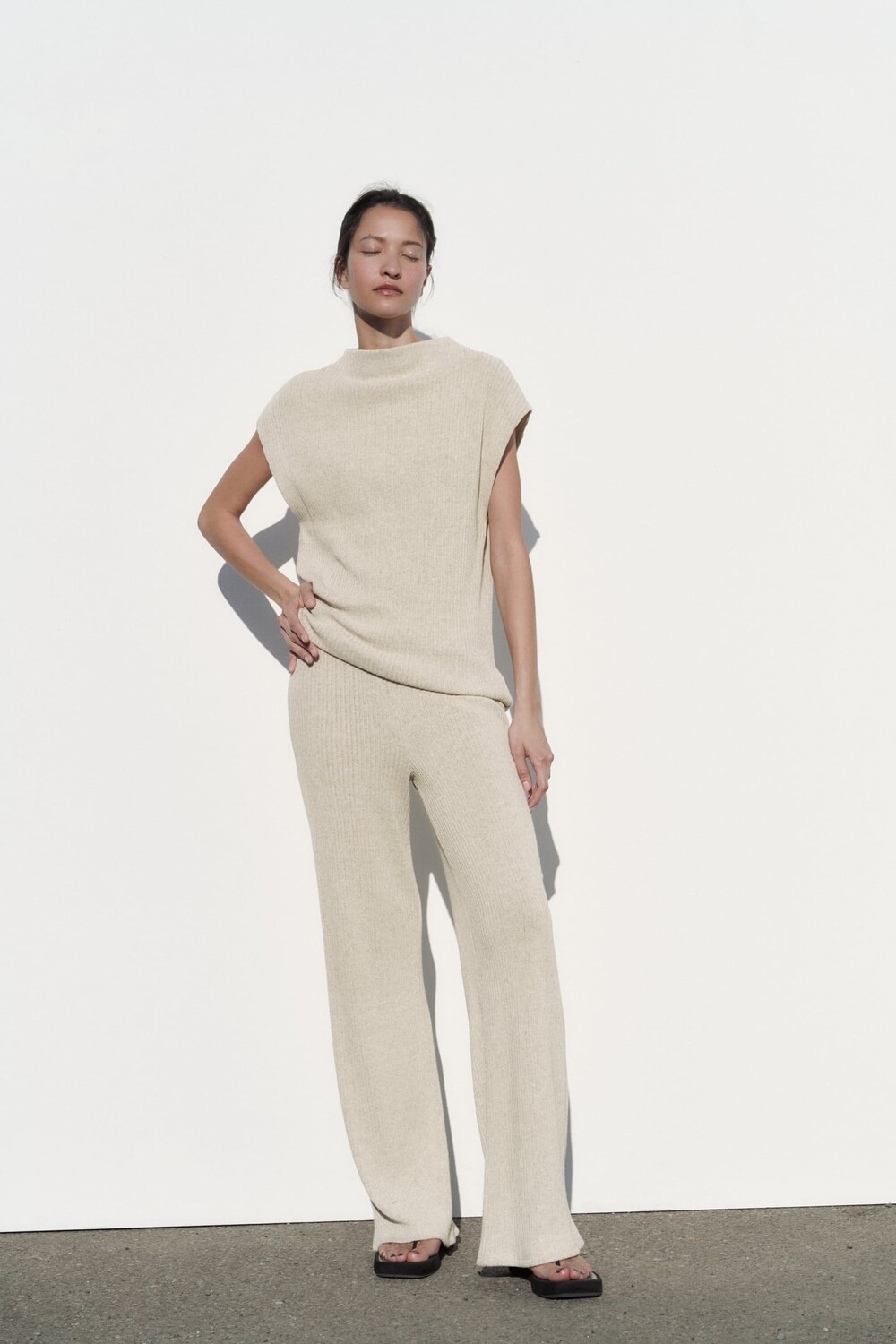 

Брюки в рустик ZARA, песок/мергель