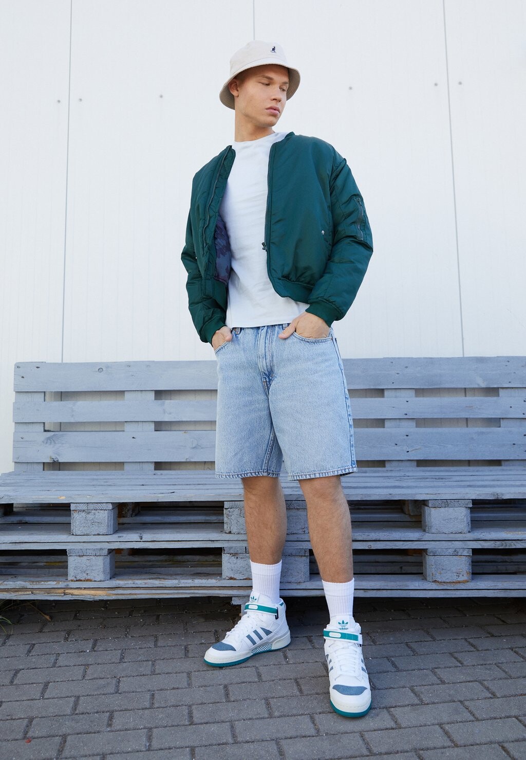 

Джинсовые шорты Levi's