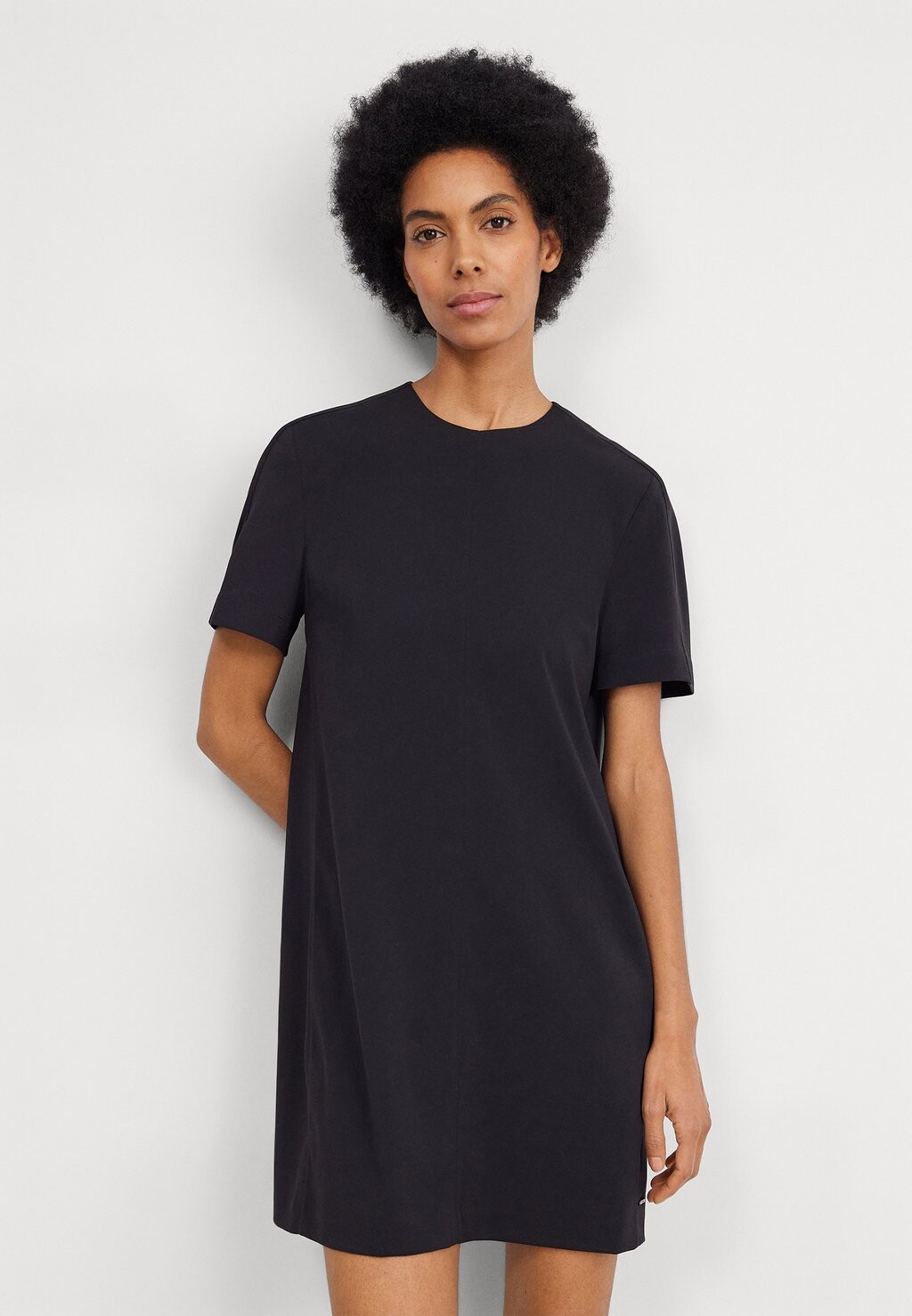 

Дневное платье STRUCTURE CREPE MINI SHIFT DRESS Calvin Klein, цвет black