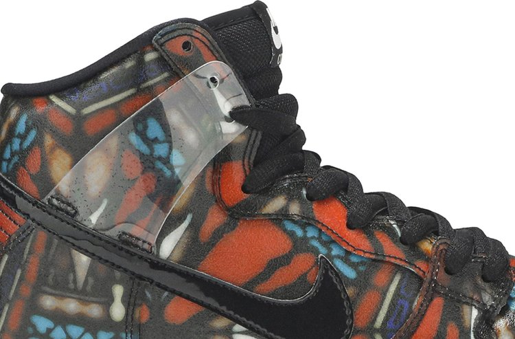 Is there a difference between discount the nike dunks high stained glass