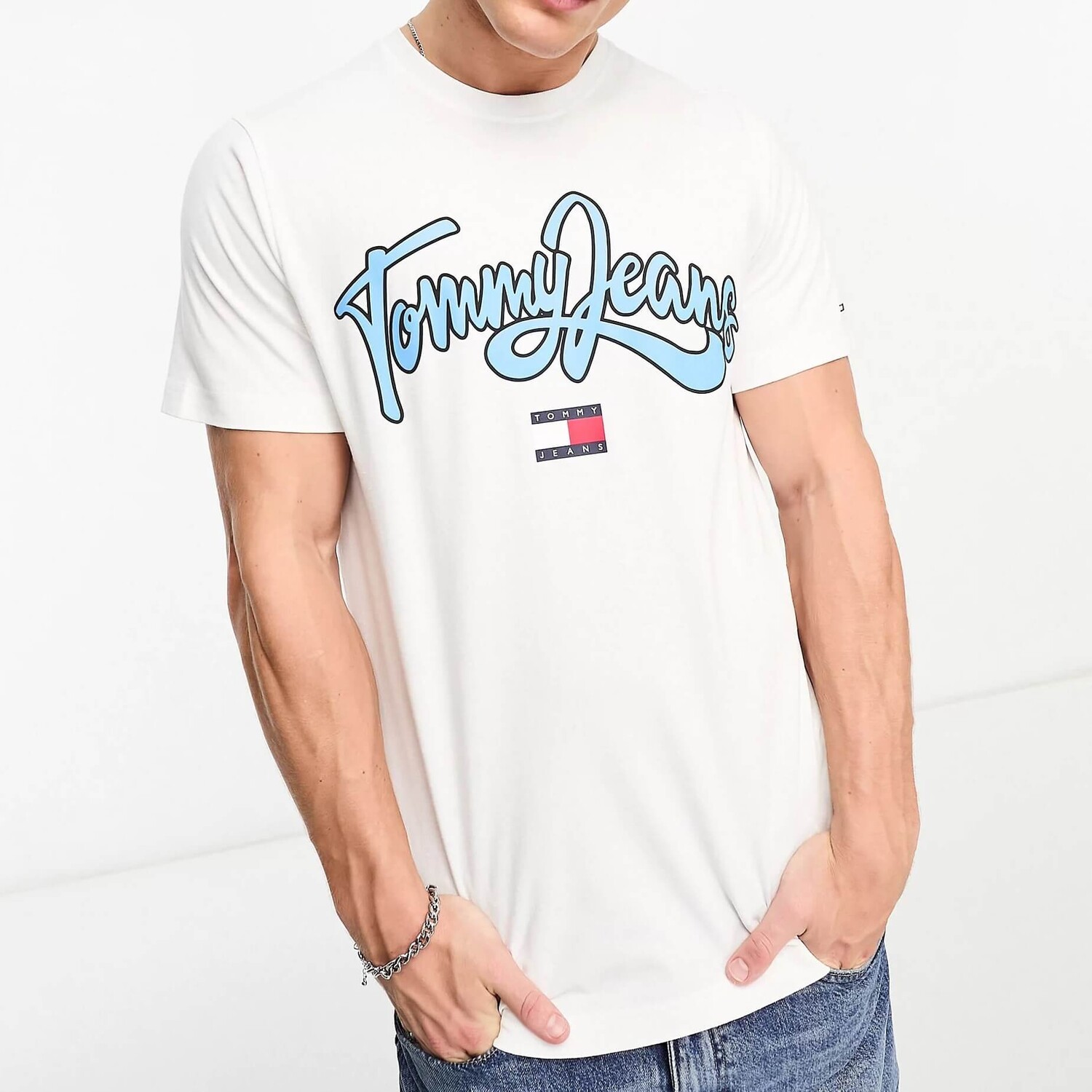 

Футболка с графическим логотипом Tommy Jeans, белый