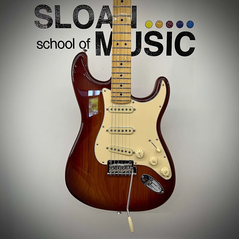 

Fender American Professional II Stratocaster -- Сиенна Санбёрст American Professional II Stratocaster -- Sienna Sunburst