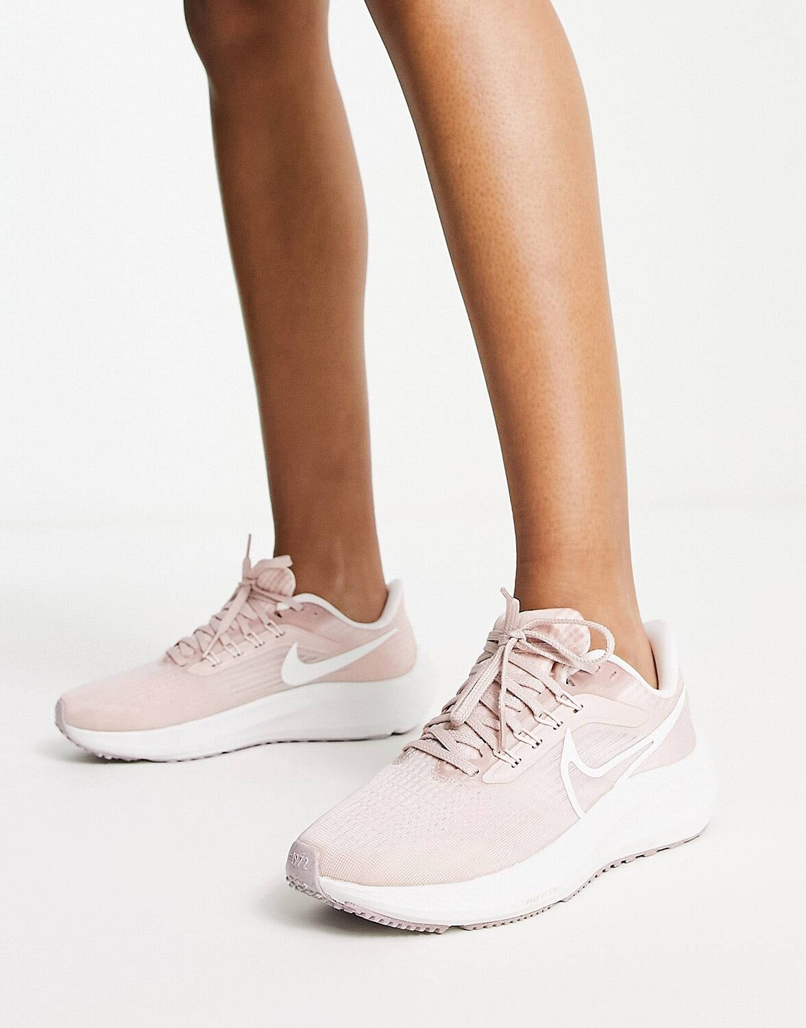

Розовые кроссовки Nike Running Air Zoom Pegasus 39