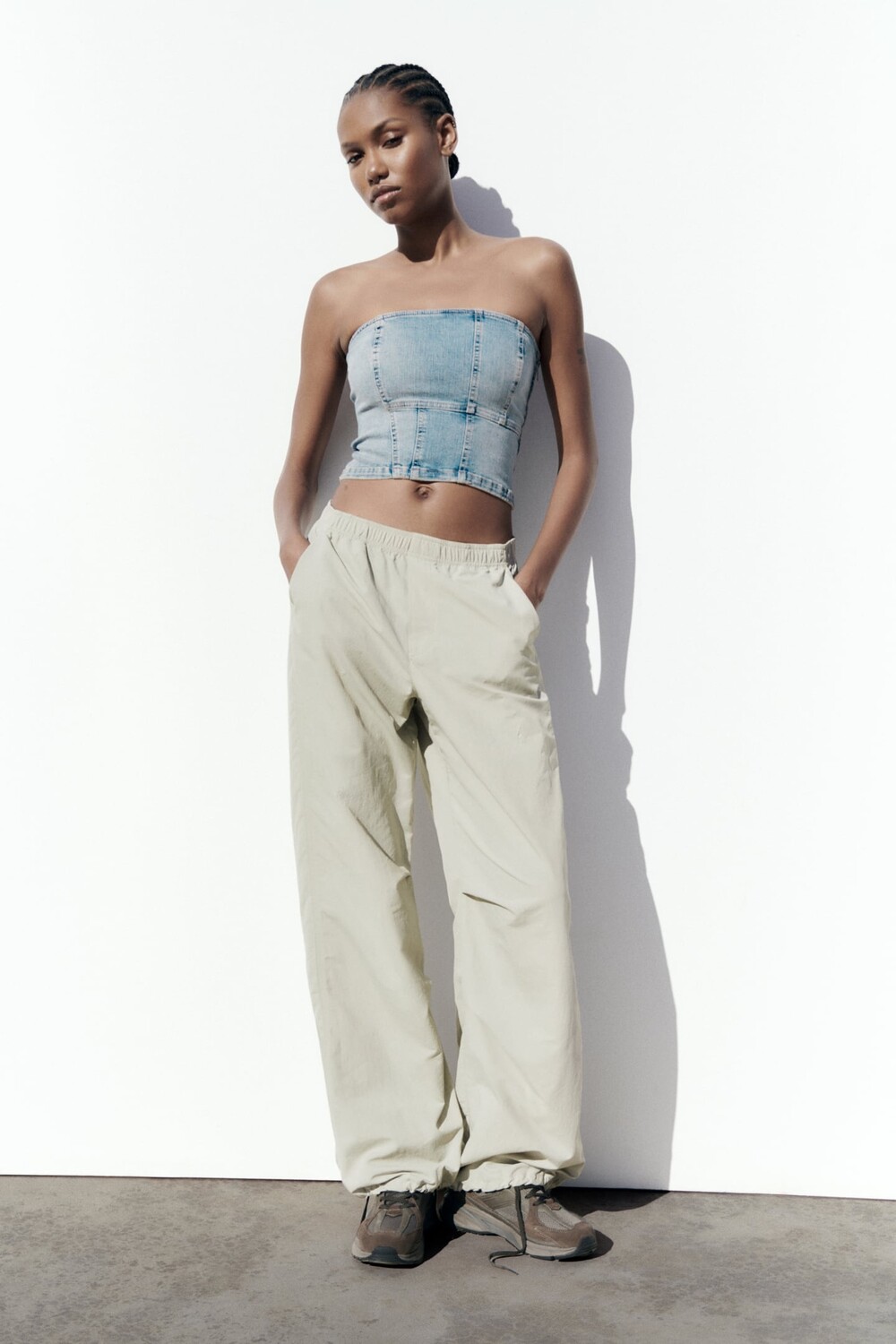 

Брюки parachute из нейлона ZARA, светло-серый
