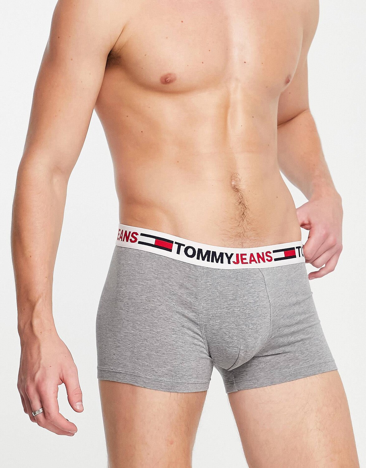 

Серые шорты с логотипом на поясе Tommy Jeans