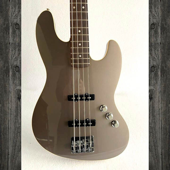 

Fender Aerodyne Special Jazz Bass, 2022 — серый металлик