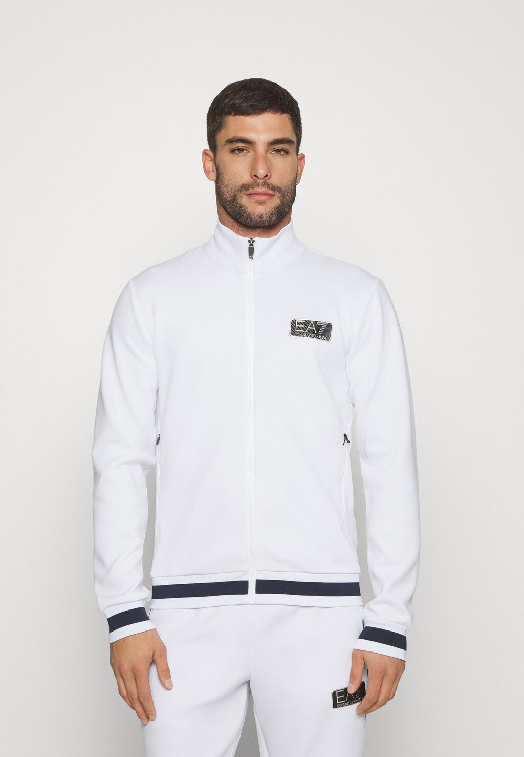 

Спортивная куртка CLUB EA7 Emporio Armani, белый