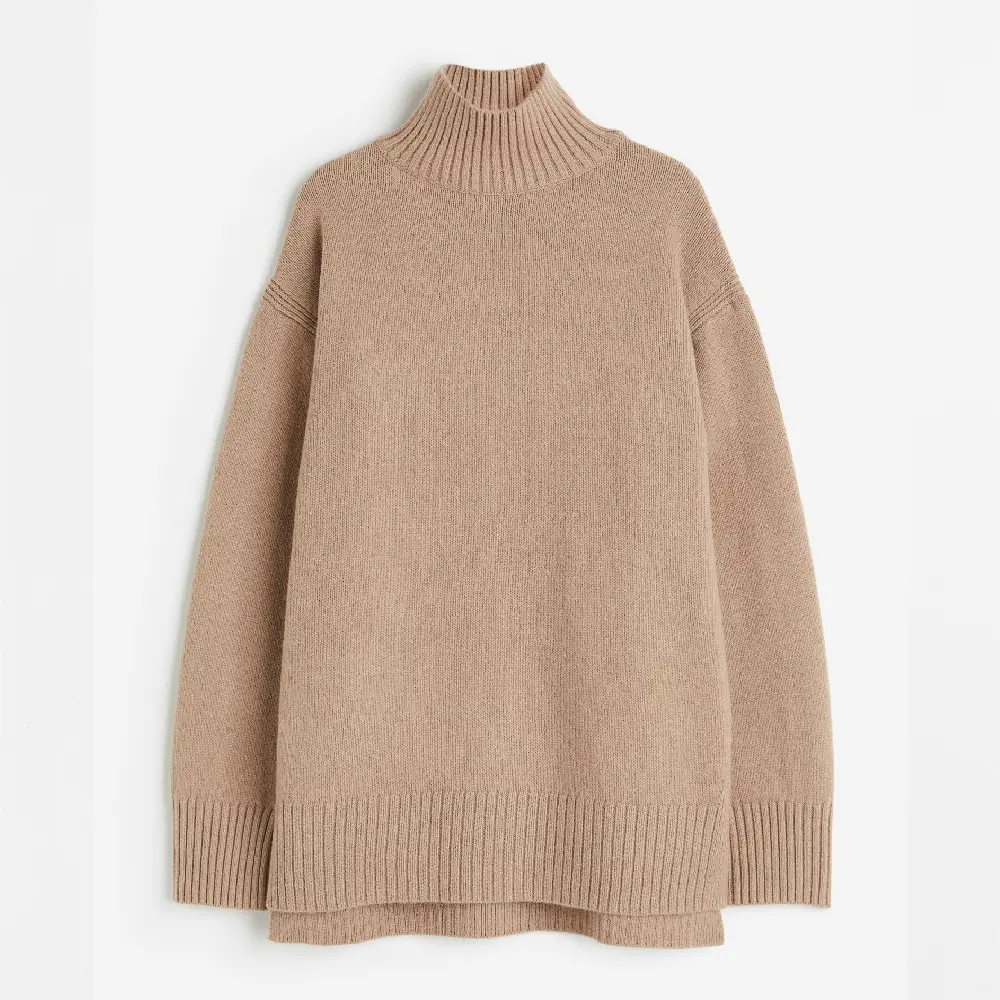 

Свитер H&M Oversized Turtleneck, темно-бежевый
