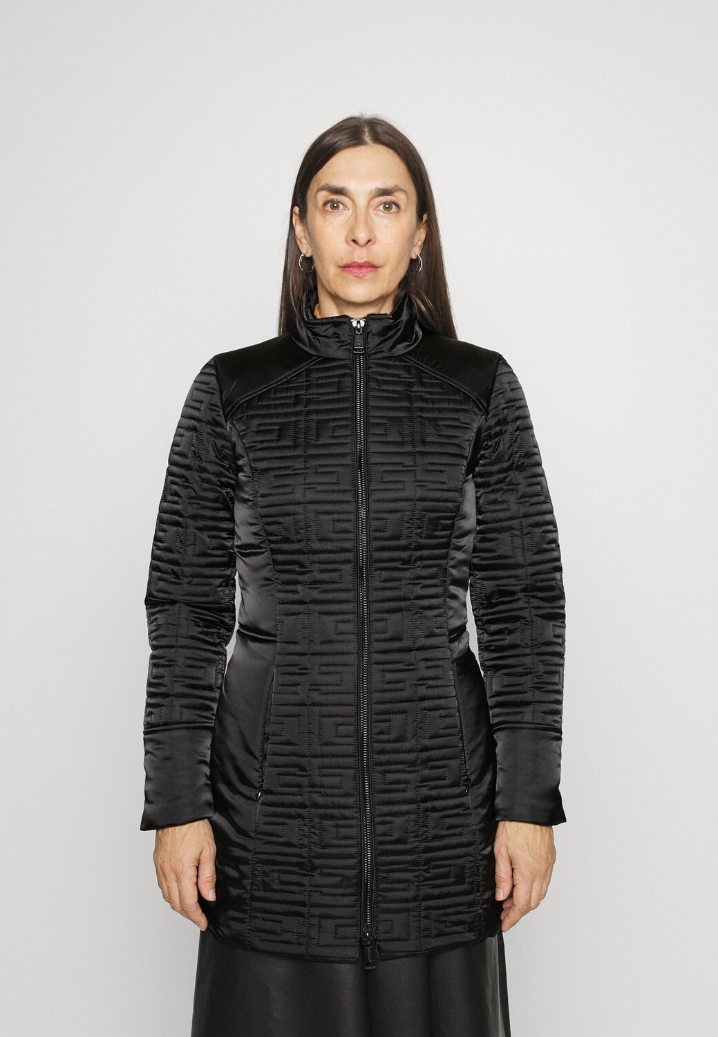 

Куртка Guess, черный