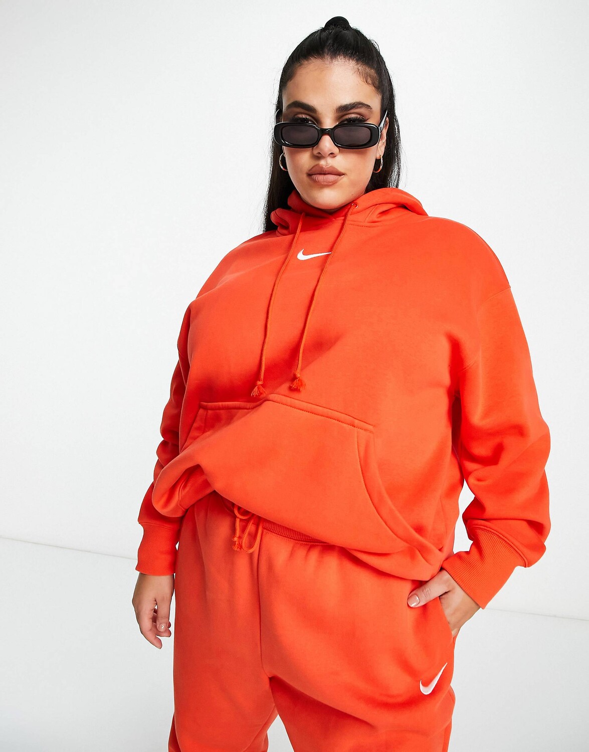 

Худи красного цвета Nike Plus Phoenix, Красный