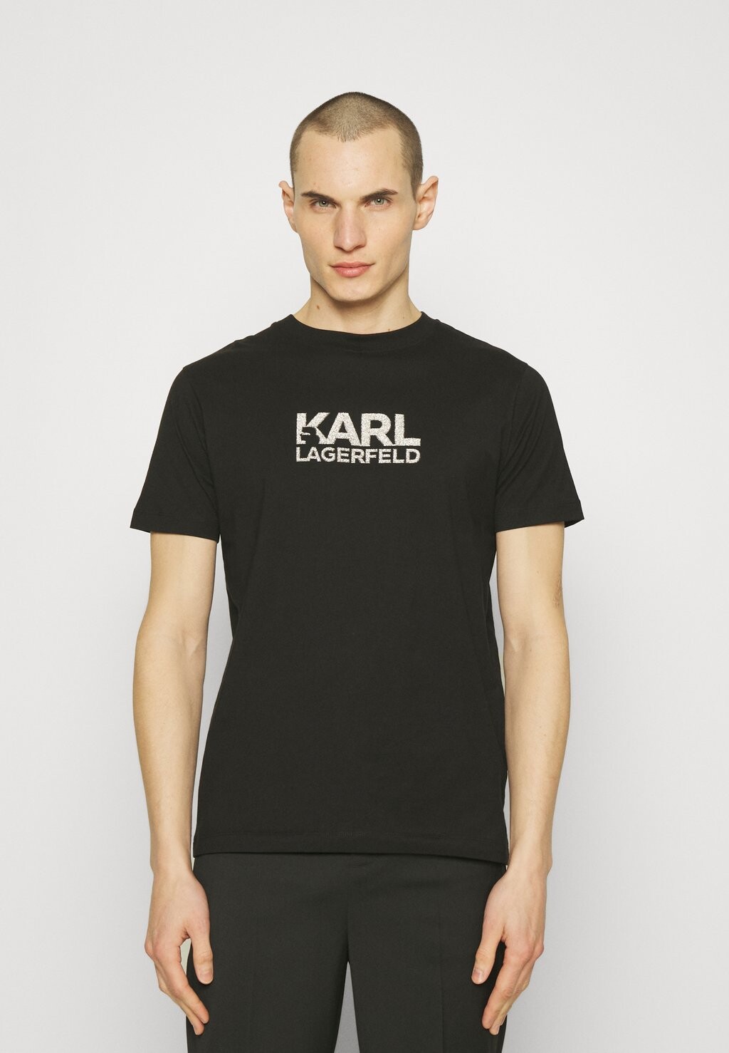 

Футболка с принтом KARL LAGERFELD, черный