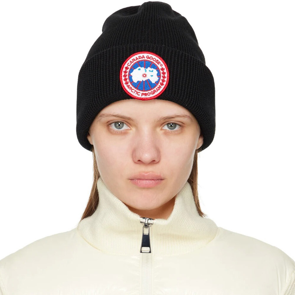 

Шапка Canada Goose Arctic Disc, черный
