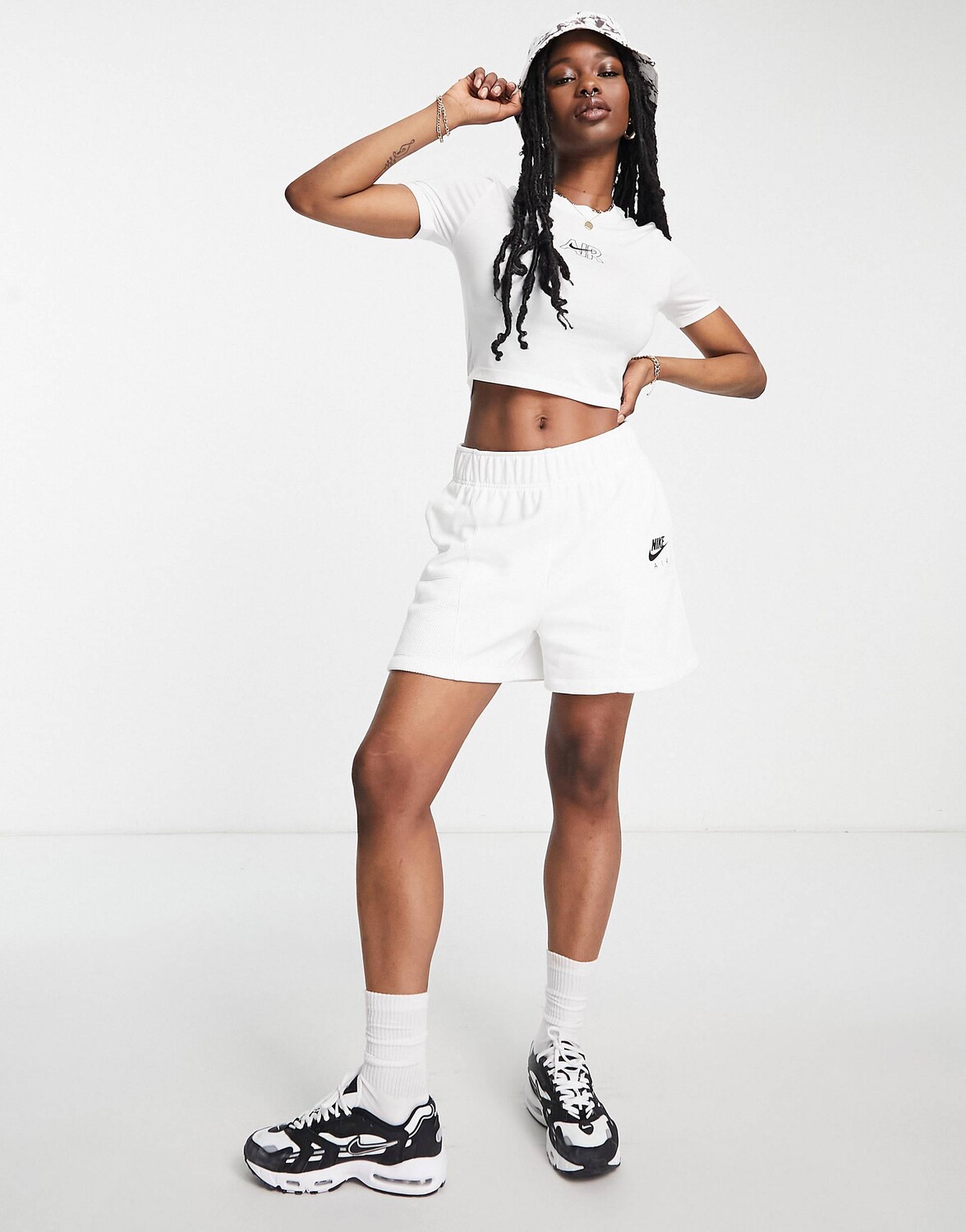 

Белые шорты с завышенной талией Nike Air