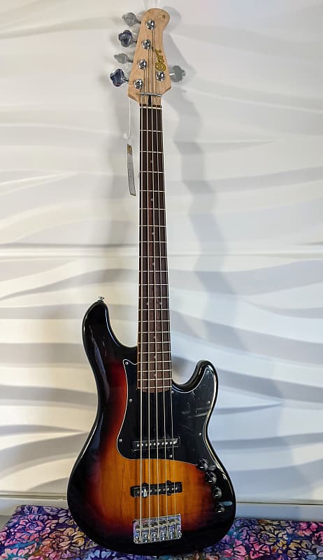 цена Басс гитара Cort GB3 5-String 3 Tone Burst Bass Guitar